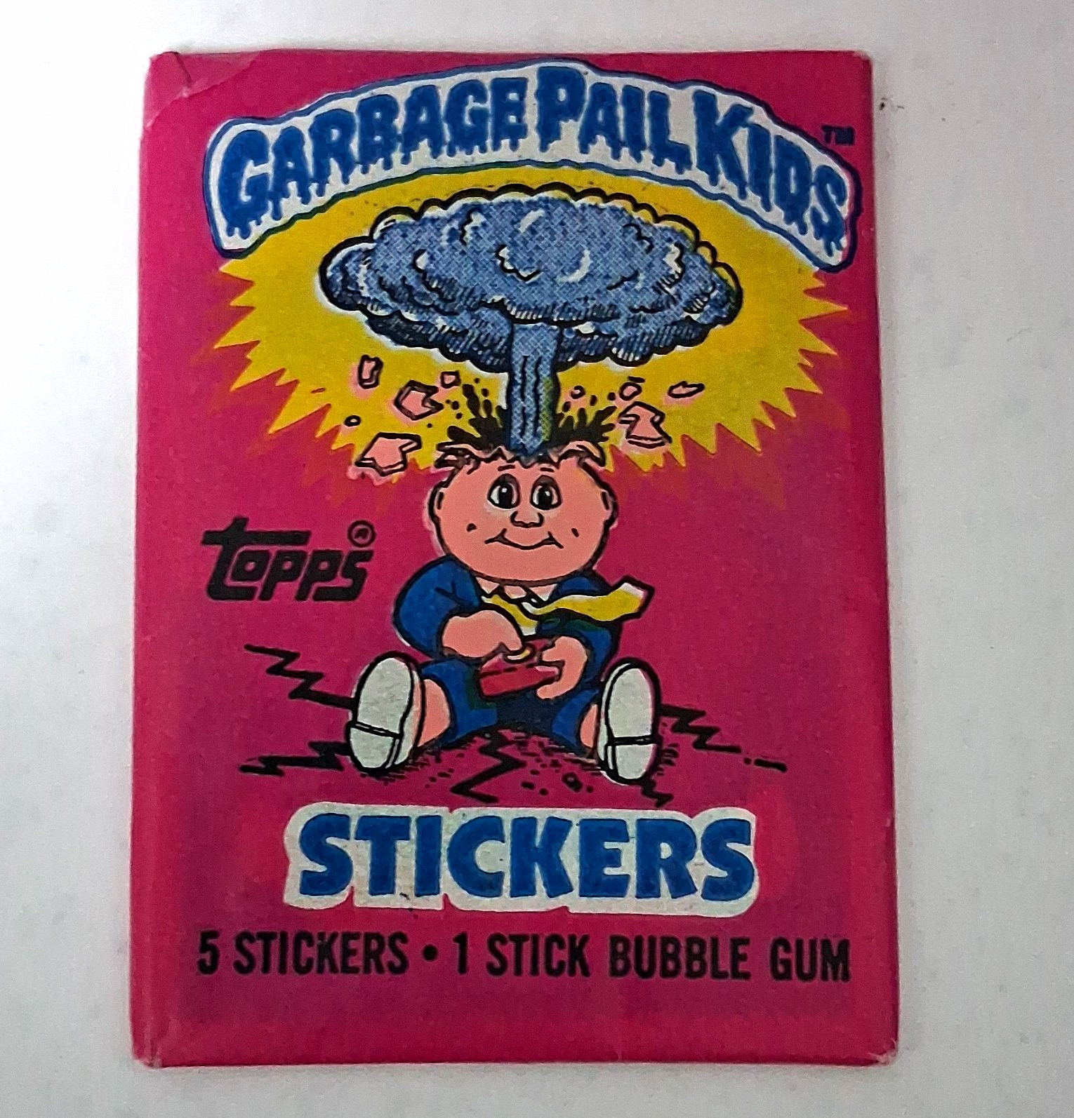 Topps 1985 Garbage Pail Kids Sticker Pack Sealed 5 Cards + Bubble Gum Topps 1985 Garbage Pail Kids Sticker Pack Sealed 5 Cards + Bubble Gum