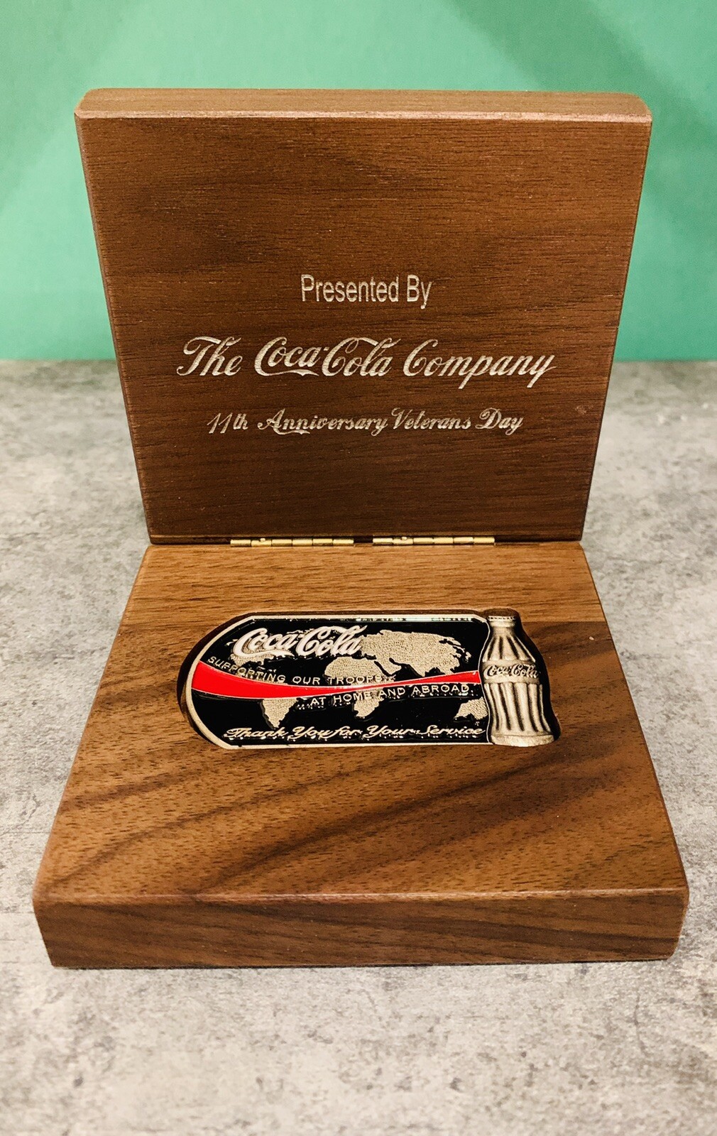 2010 Coca-Cola Veterans Day RARE Challenge Coin VIP Box Set Numbered To 200 2010 Coca-Cola Veterans Day RARE Challenge Coin VIP Box Set Numbered To 200