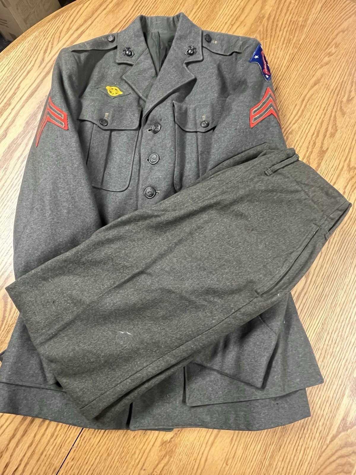 WWII US USMC 1st Marine Division Uniform Jacket w/ Pants Named WWII US USMC 1st Marine Division Uniform Jacket w/ Pants Named