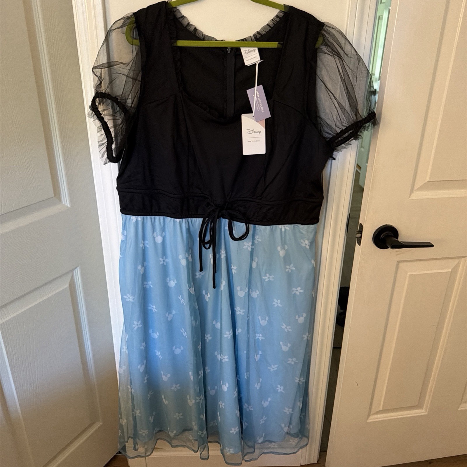 Disney Her Universe Minnie 53” length Women's Dress Size 3XL