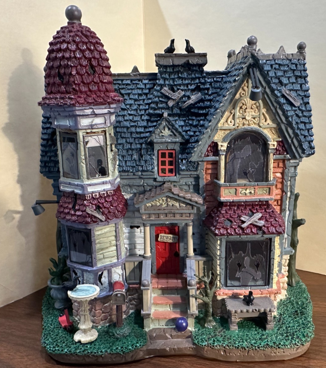 LEMAX Retired HALLOWEEN Spooky Town LED Lighted HOUSE OF SHADOWS #35004 LEMAX Retired HALLOWEEN Spooky Town LED Lighted HOUSE OF SHADOWS #35004