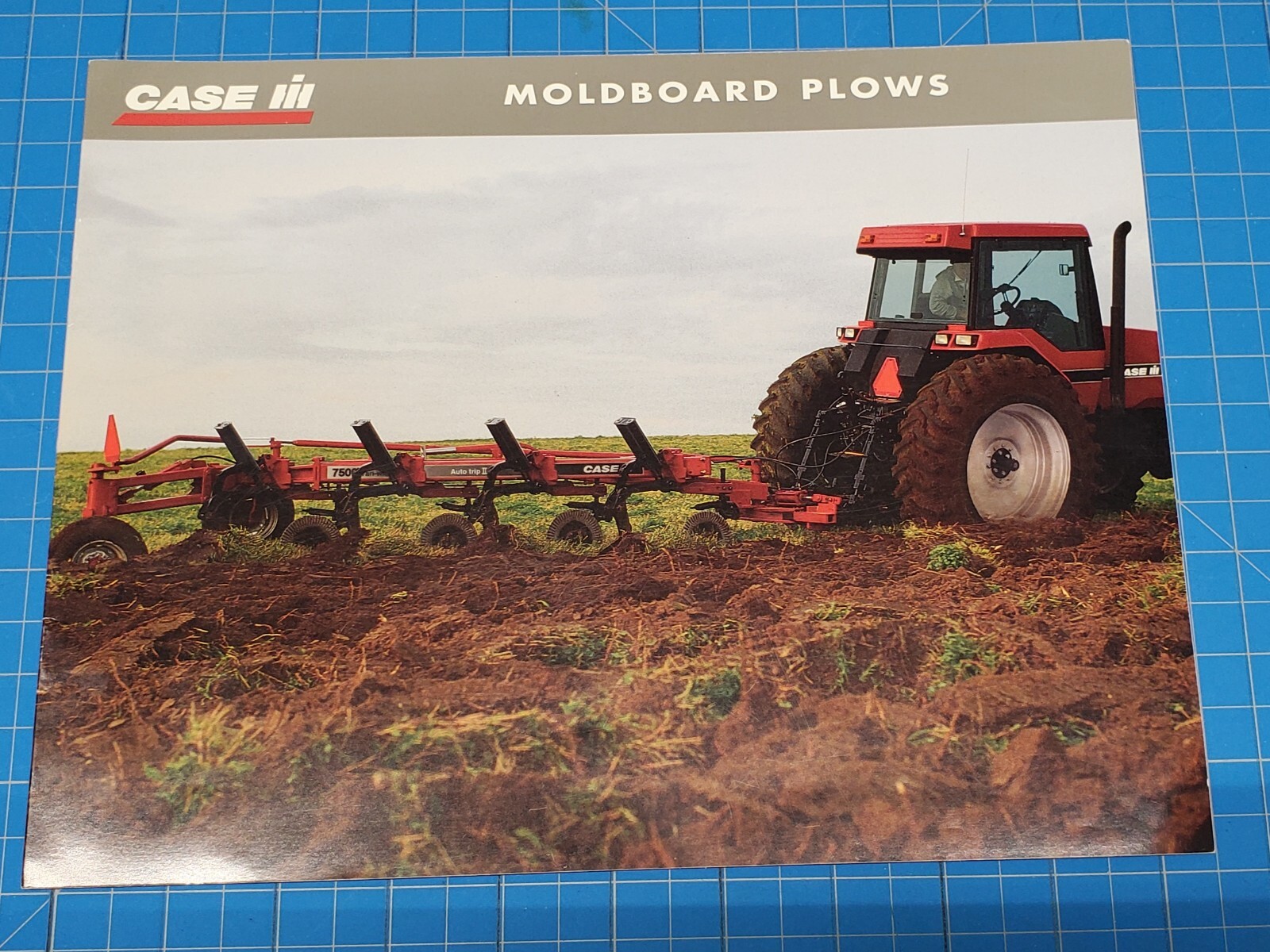 Case IH Moldboard Plows Sales Guide 1987 Case IH Moldboard Plows Sales Guide 1987