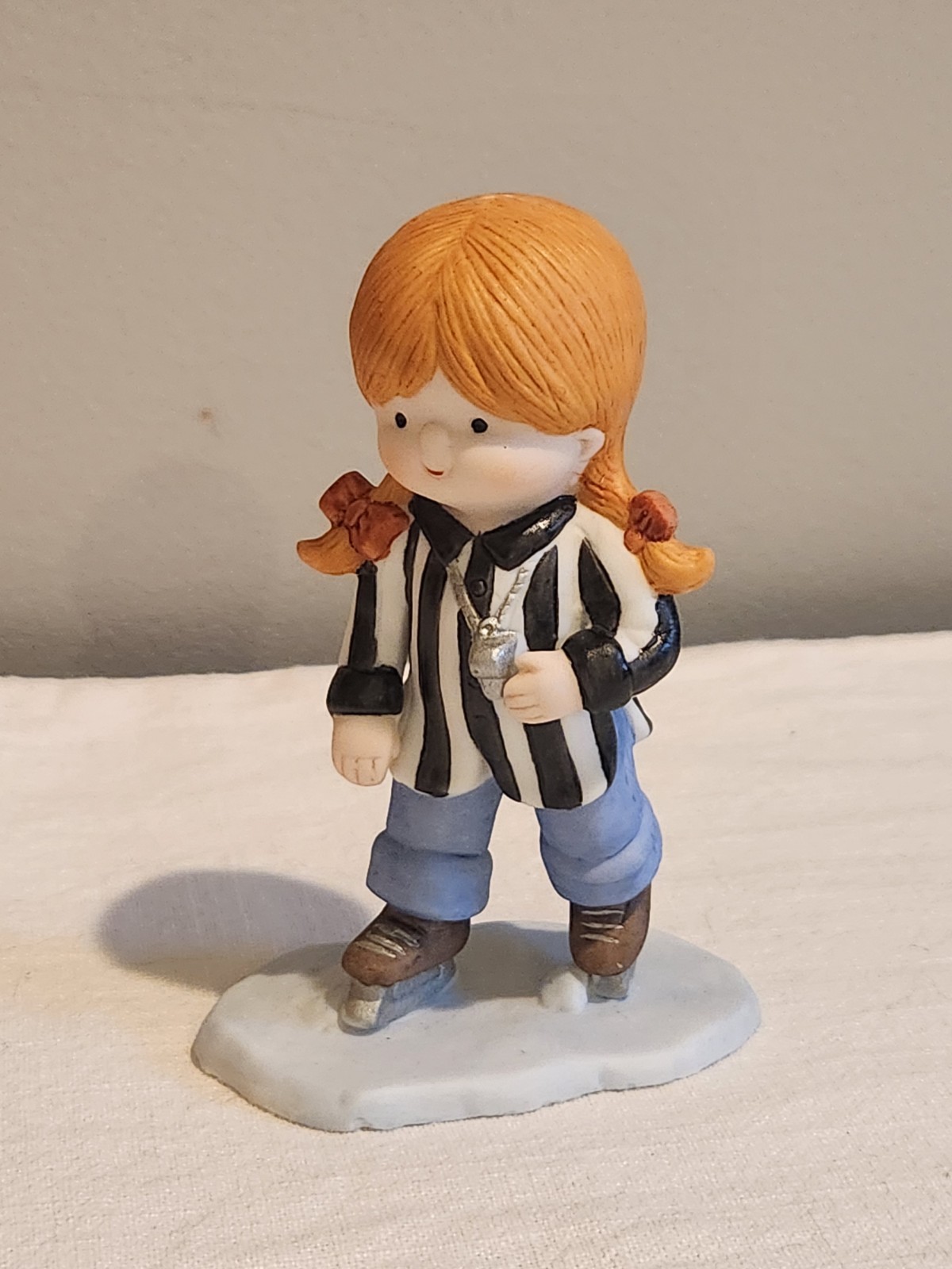 Enesco Country Cousins Katie Ice Skating Referee 1989 Enesco Country Cousins Katie Ice Skating Referee 1989