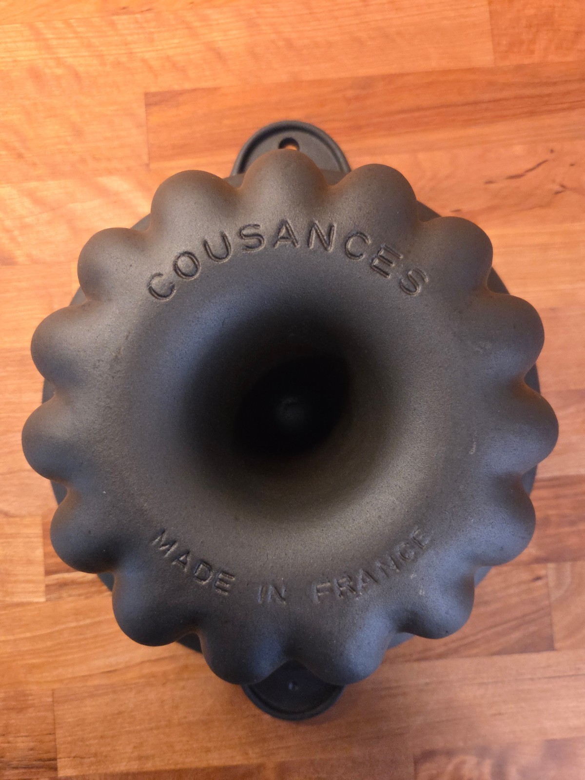 Vintage Cousances Made in France Cast Iron Bundt Cake Pan Vintage Cousances Made in France Cast Iron Bundt Cake Pan