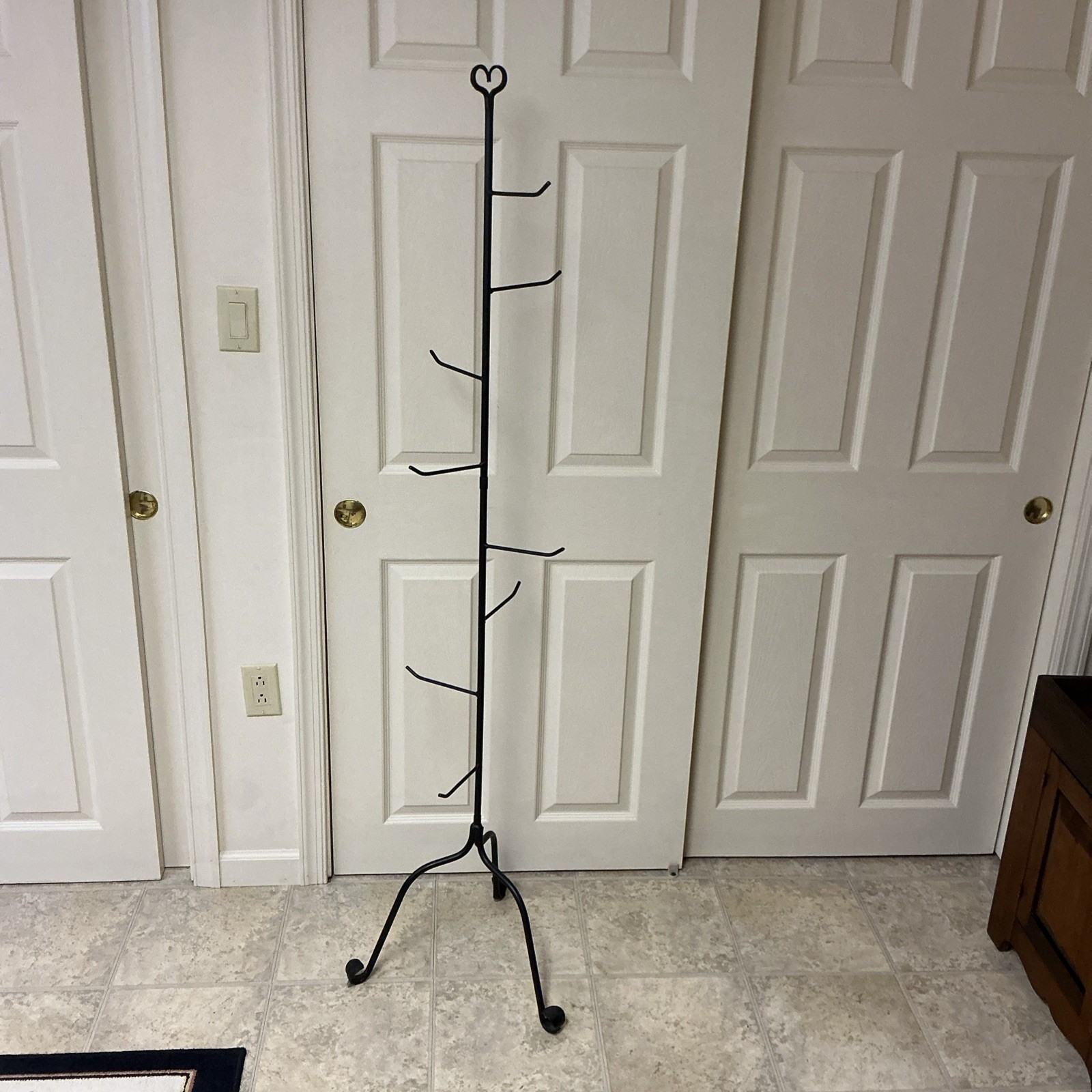 Longaberger Wrought Iron Basket Tree 8 Hook Stand Heart Finial 65”h 3 Sections Longaberger Wrought Iron Basket Tree 8 Hook Stand Heart Finial 65”h 3 Sections