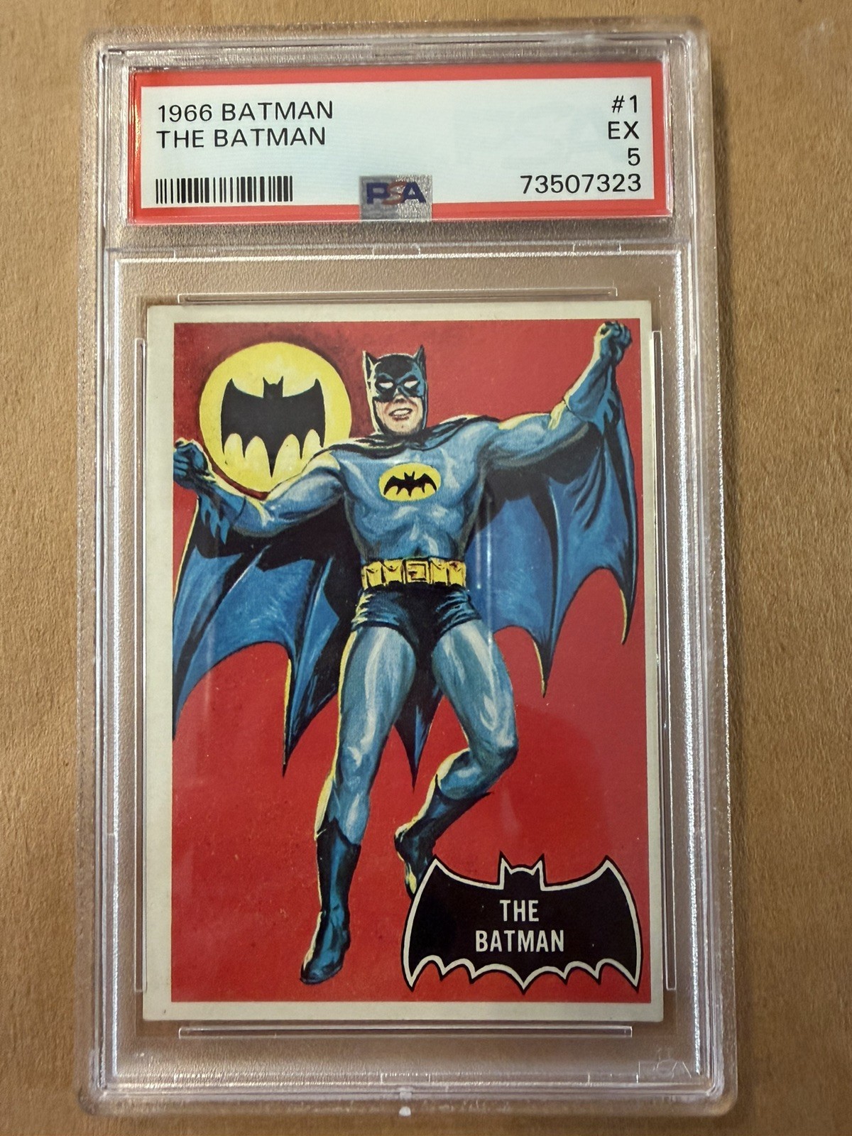 1966 TOPPS BATMAN #1 THE BATMAN PSA 5 1966 TOPPS BATMAN #1 THE BATMAN PSA 5