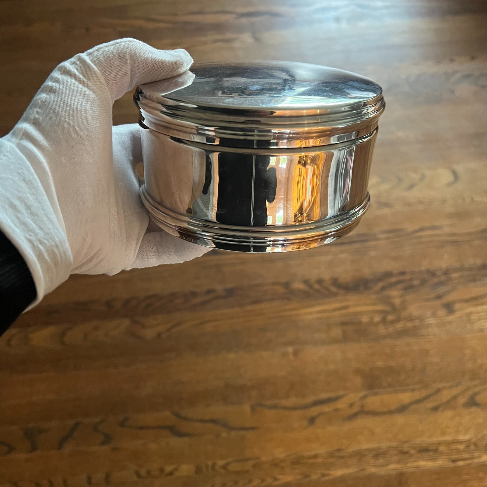 Ralph Lauren Aubrey Round Box Silver Plate Hinged Lid Vanity Trinket Box Ralph Lauren Aubrey Round Box Silver Plate Hinged Lid Vanity Trinket Box