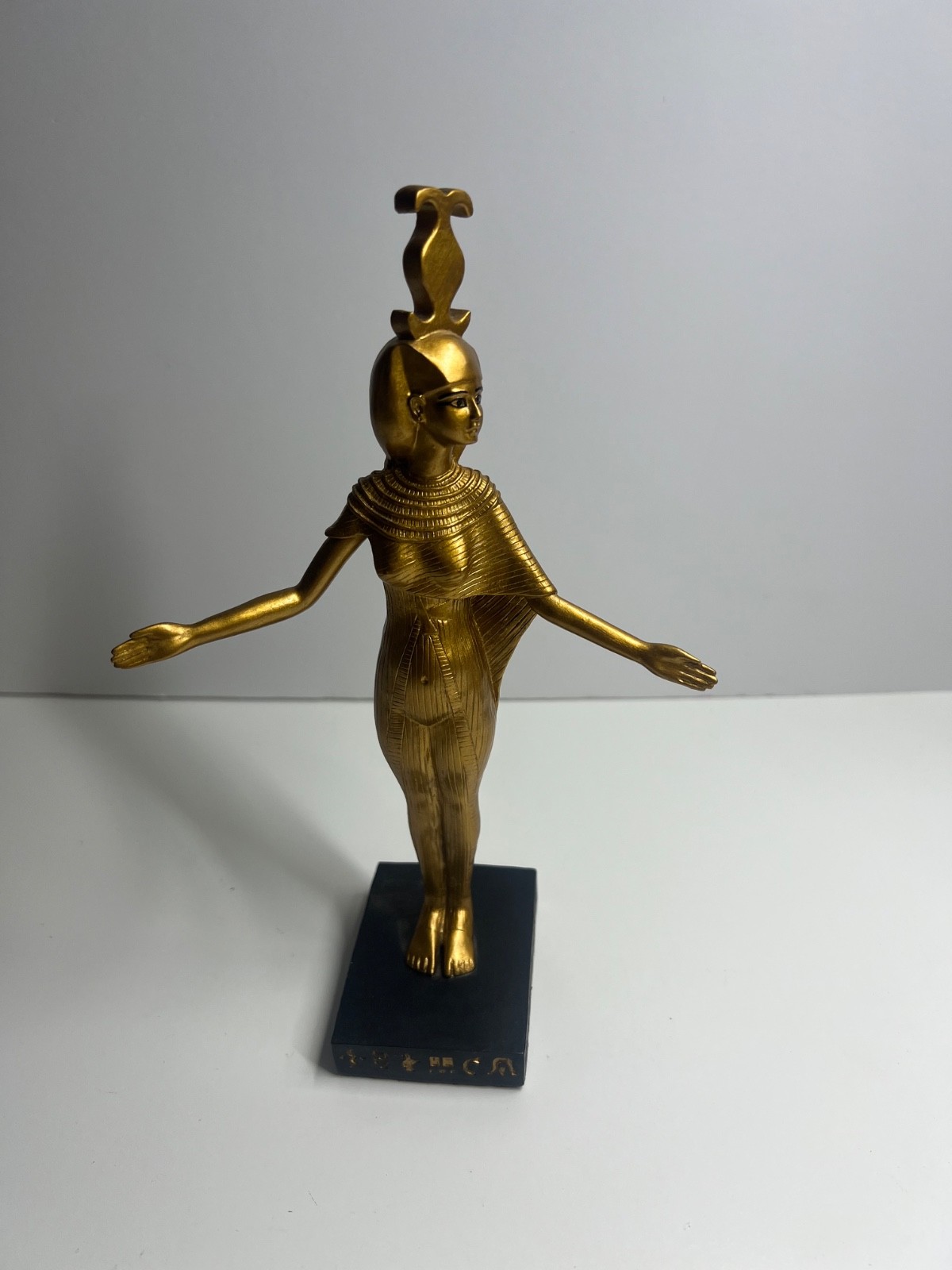 Vintage Egyptian Goddess Selket Statue Golden Standing Guardian Figurine Replica Vintage Egyptian Goddess Selket Statue Golden Standing Guardian Figurine Replica