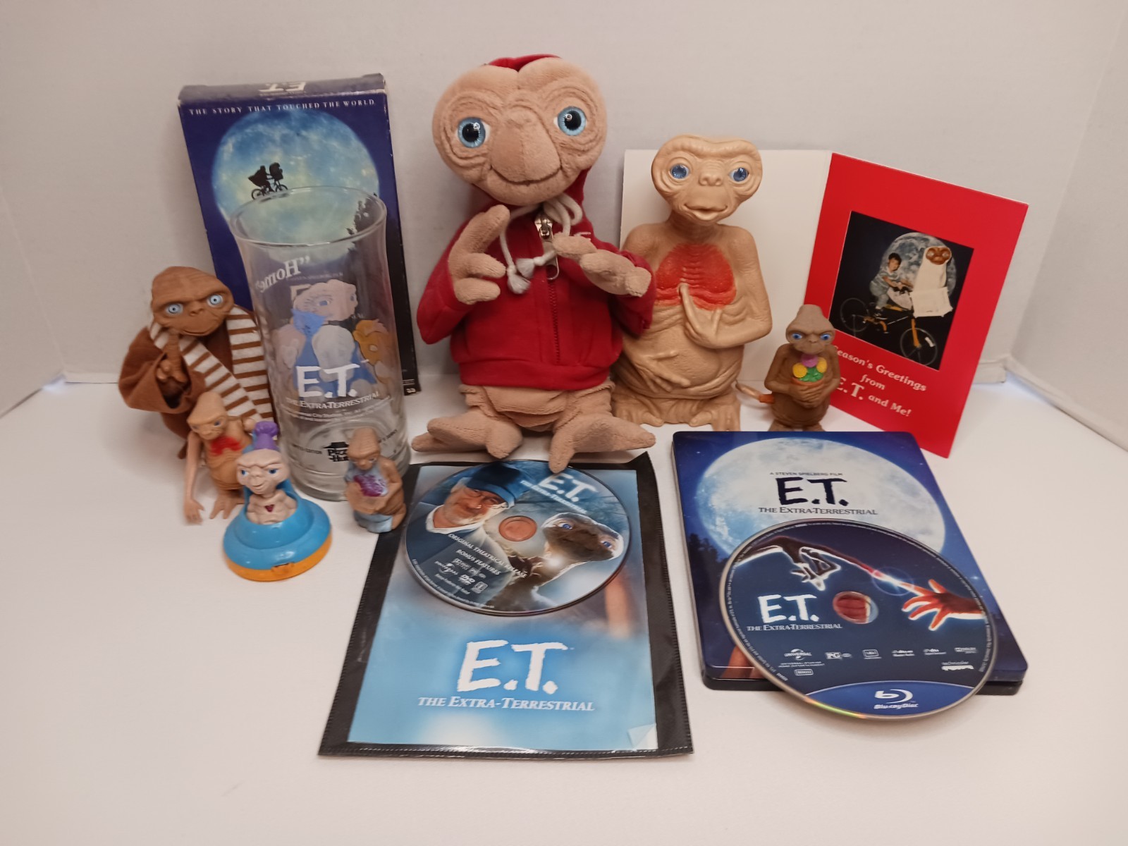 Vintage 1980s "E.T. The Extra-Terrestrial" Lot of Glasses Plush Toy DVD Vhs Vintage 1980s "E.T. The Extra-Terrestrial" Lot of Glasses Plush Toy DVD Vhs