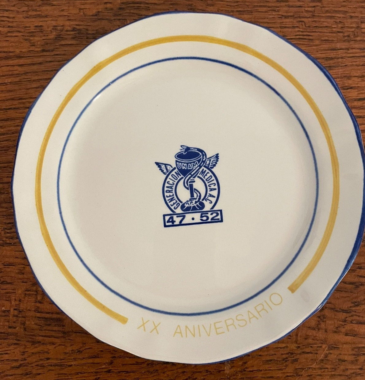 Vintage Anfora Mexico UNAM Medical Generation 1947-1952 XX Anniversary Plate