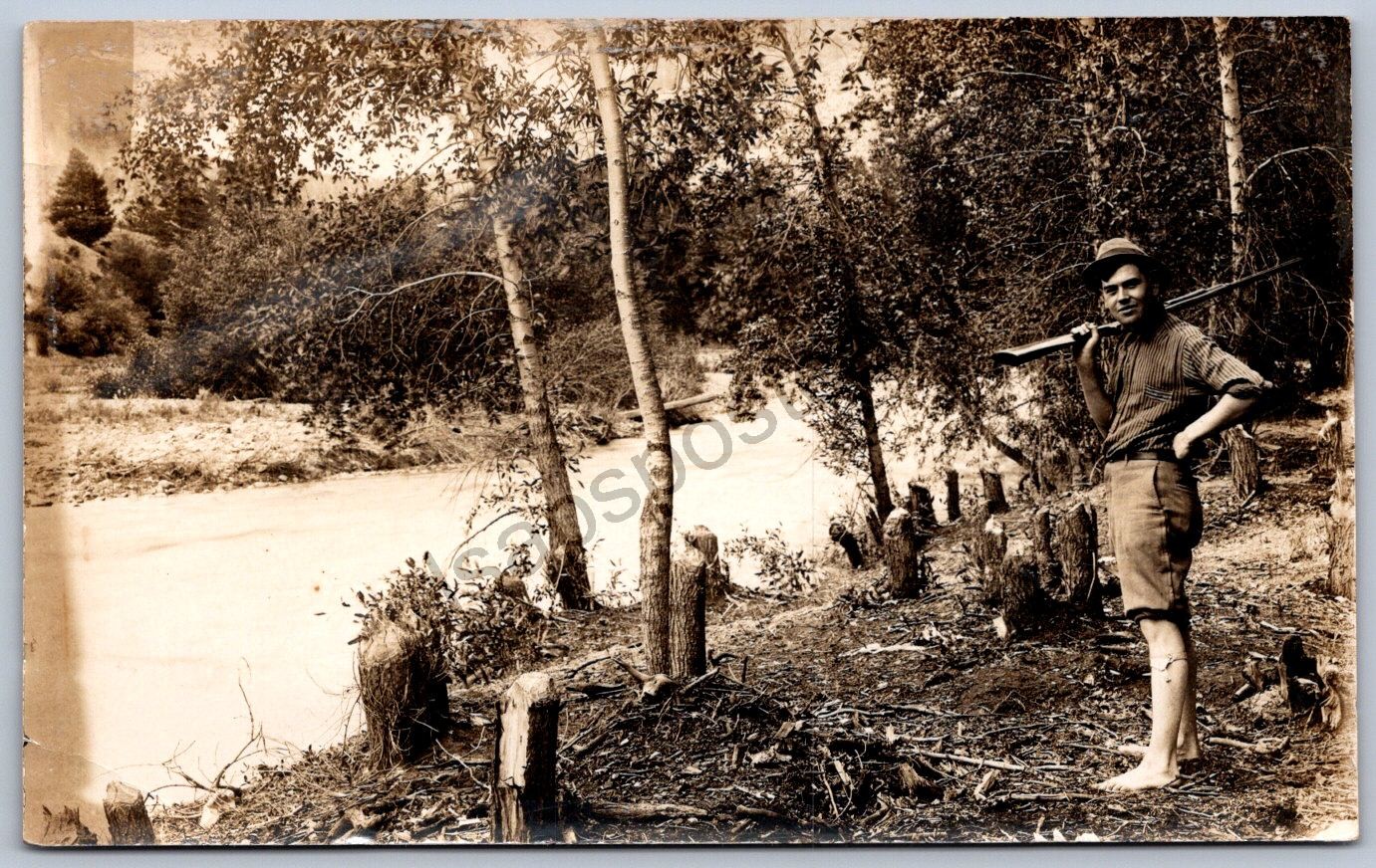 K48/ Interesting RPPC Postcard c1910 Americana Hunting Man Rifle Beaver 286