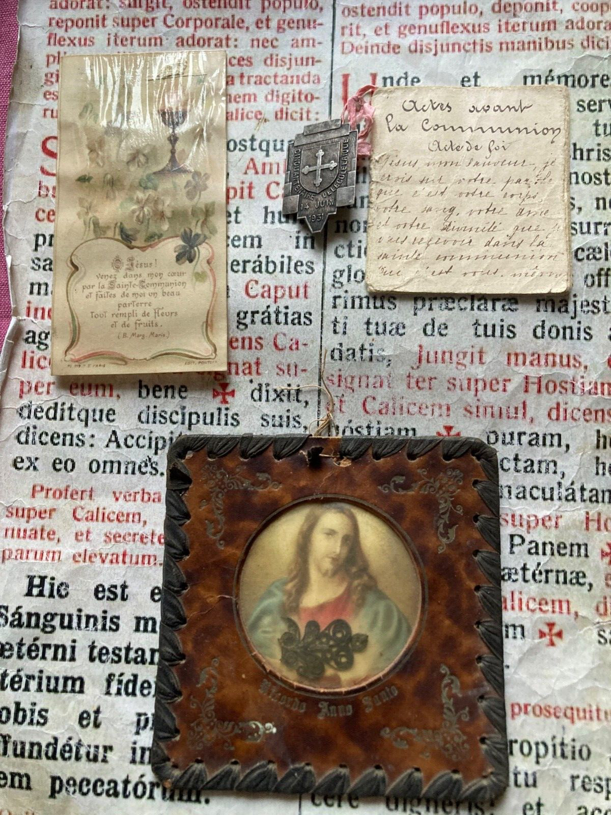 RARE VINTAGE LOT RELICS : Stunning brooch with manuscript - 13 pages RARE VINTAGE LOT RELICS : Stunning brooch with manuscript - 13 pages