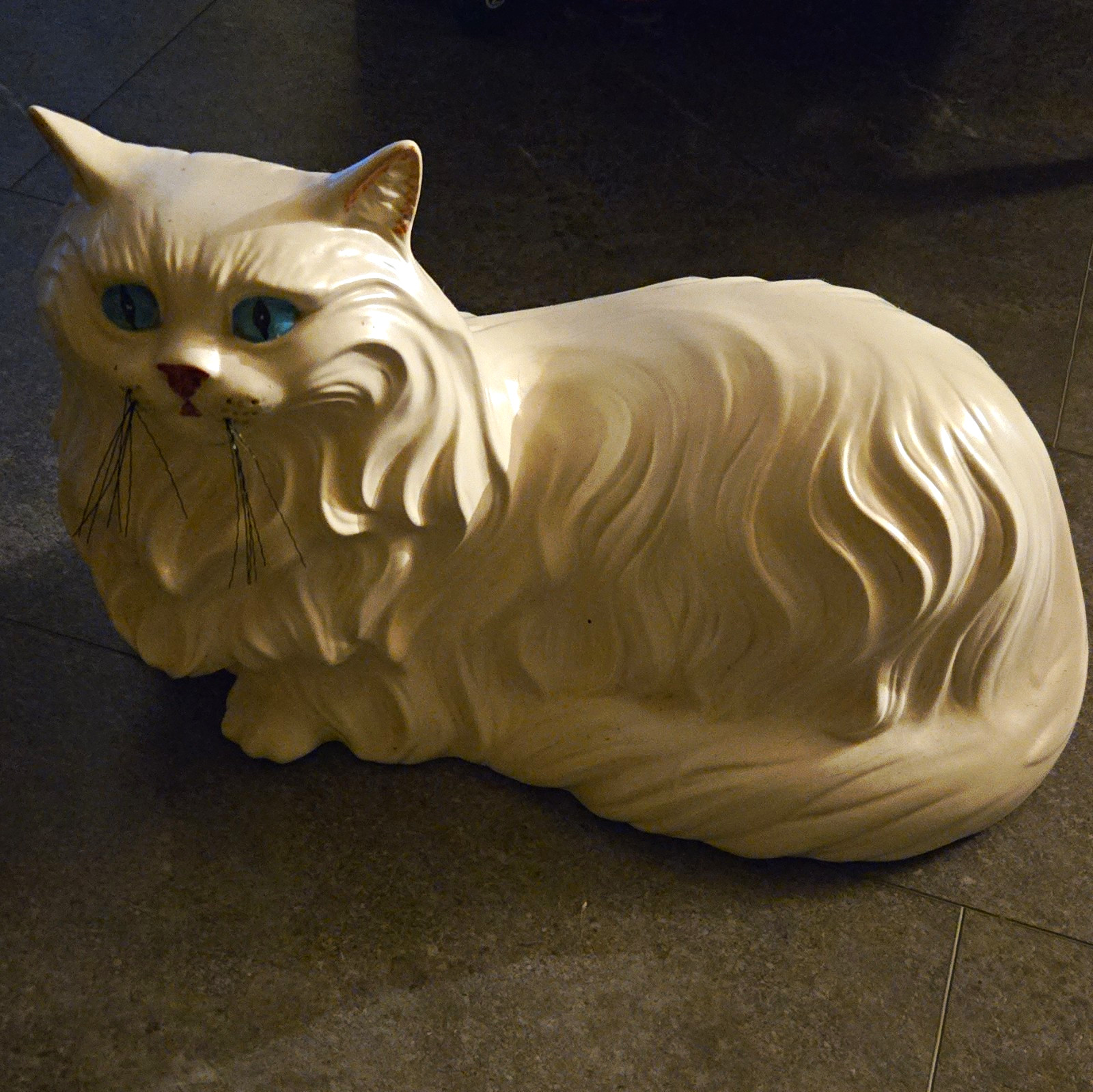 White Ceramic Longhair Cat Figurine Statue Decor with Blue Eyes White Ceramic Longhair Cat Figurine Statue Decor with Blue Eyes