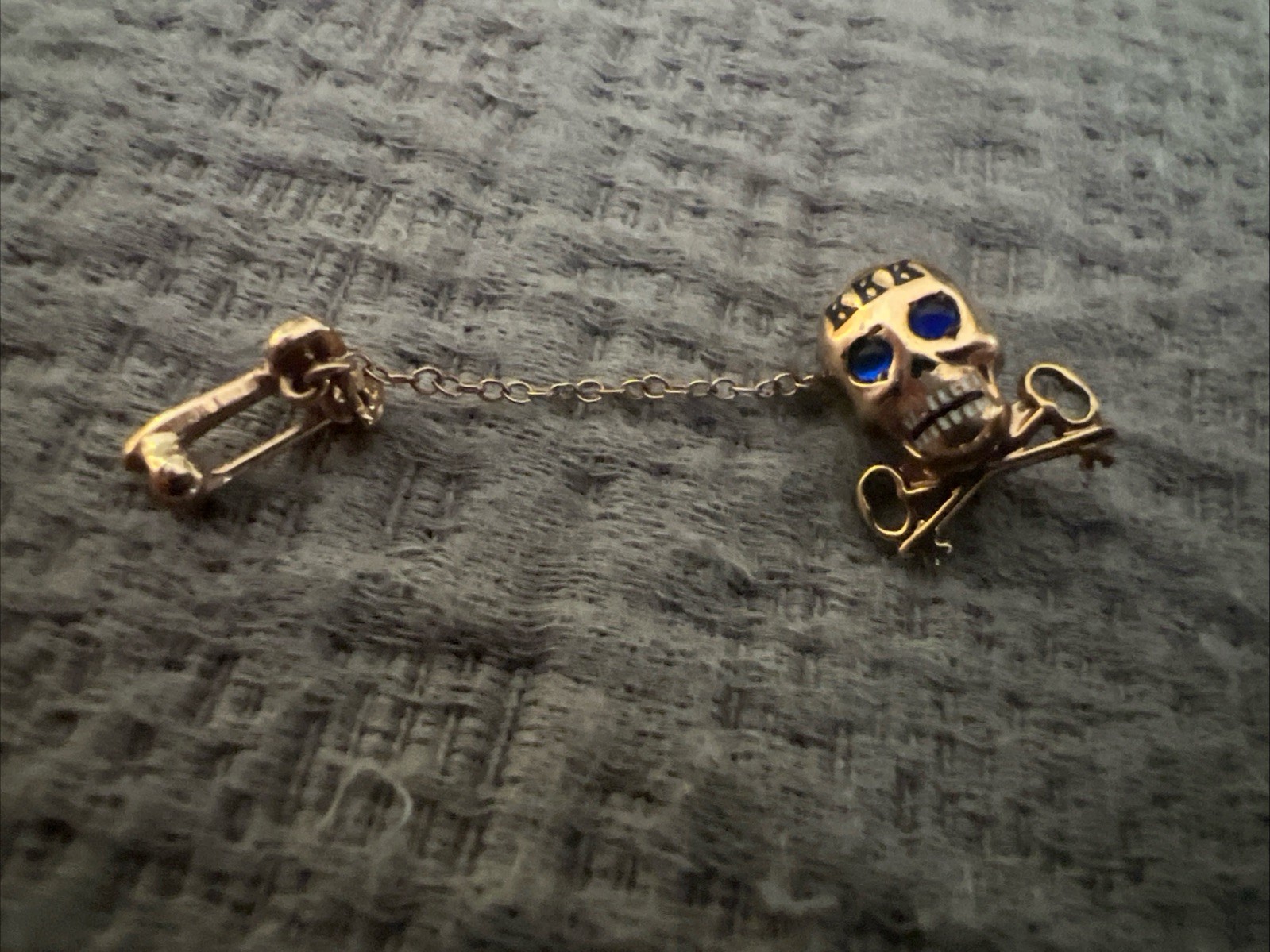 Kappa Kappa Kappa Skull Badge 10k Blue Sapphire Eyes Tri Kappa Pin Kappa Kappa Kappa Skull Badge 10k Blue Sapphire Eyes Tri Kappa Pin