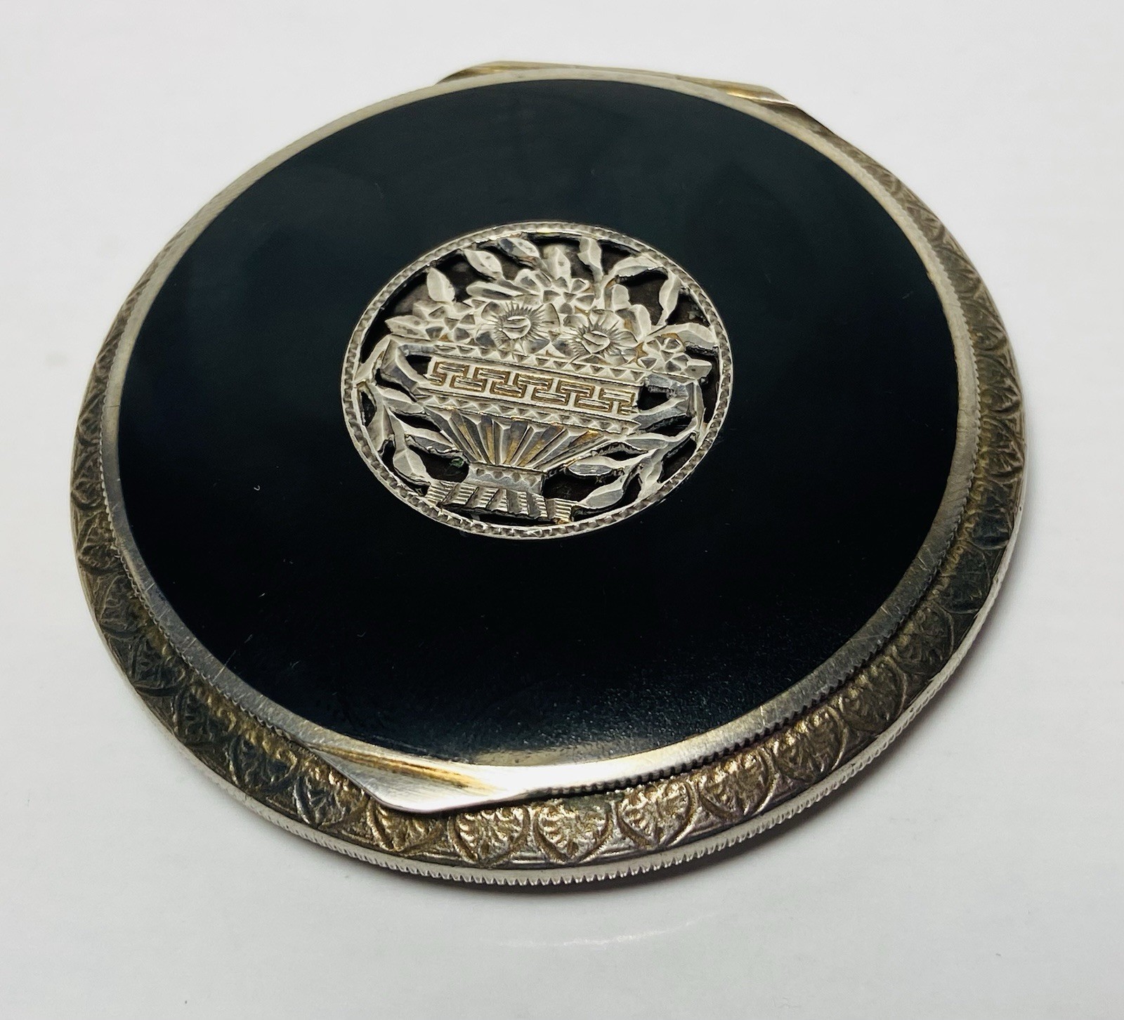 Antique Austrian 925 Sterling Silver Black Enamel Powder Compact Art Deco 1920s Antique Austrian 925 Sterling Silver Black Enamel Powder Compact Art Deco 1920s