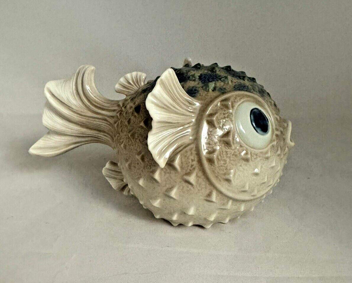 Lladro ~ Blowfish ~ #1210 ~ VERY RARE ~ Excellent condition Lladro ~ Blowfish ~ #1210 ~ VERY RARE ~ Excellent condition