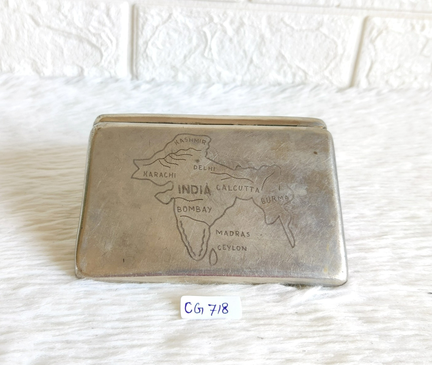 Antique Pre Independence Indian Map Carved Brass Cigarette Keeping Box CG718 Antique Pre Independence Indian Map Carved Brass Cigarette Keeping Box CG718