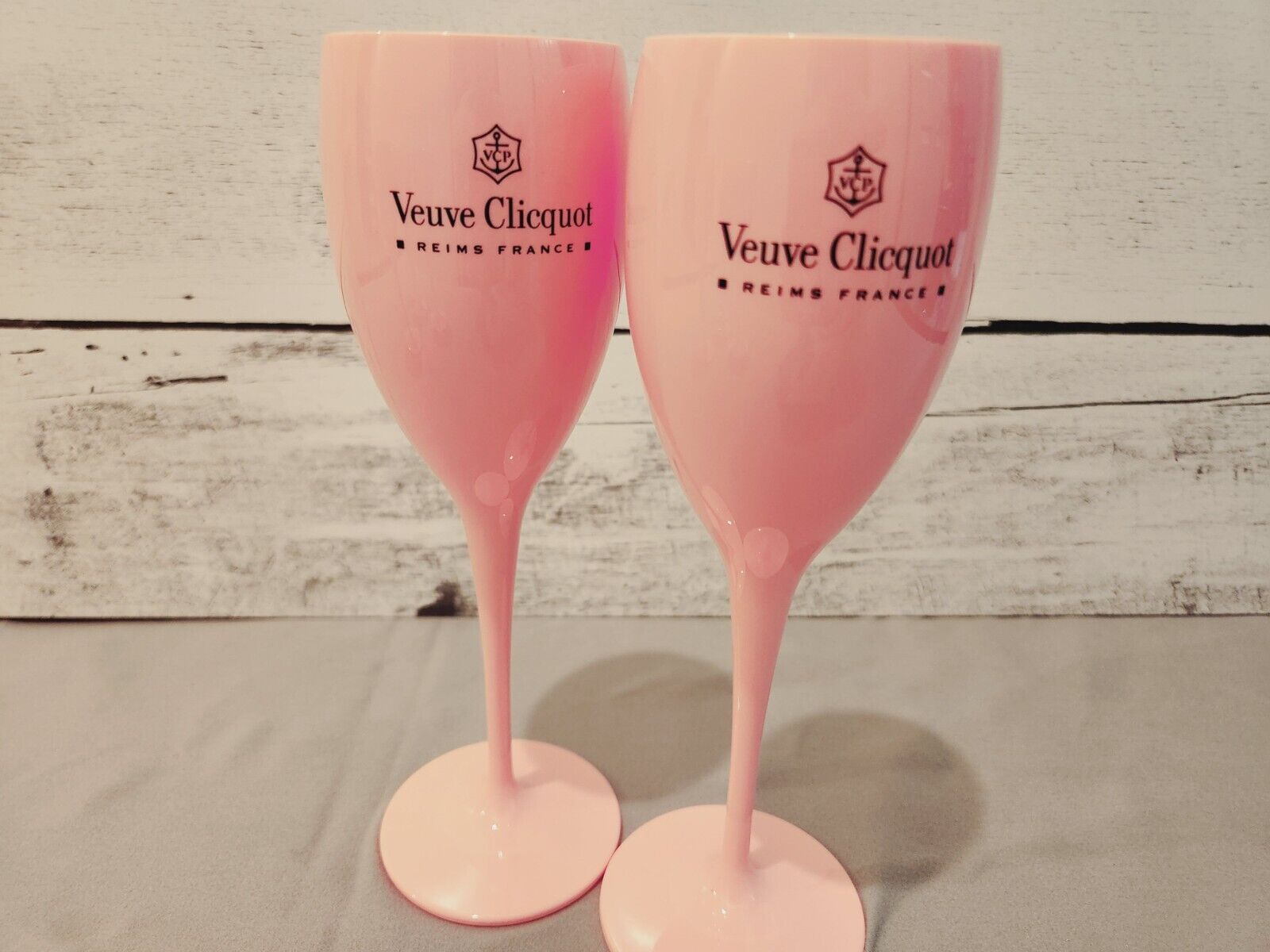 Veuve Clicquot Pink Rose Champagne Flutes x 2 New 