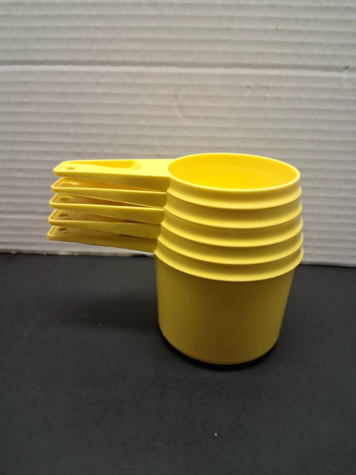 Vintage Tupperware Yellow 6 Measuring Cups Set 1/4 1/3 1/2 2/3 3/4 1 Cup Vintage Tupperware Yellow 6 Measuring Cups Set 1/4 1/3 1/2 2/3 3/4 1 Cup