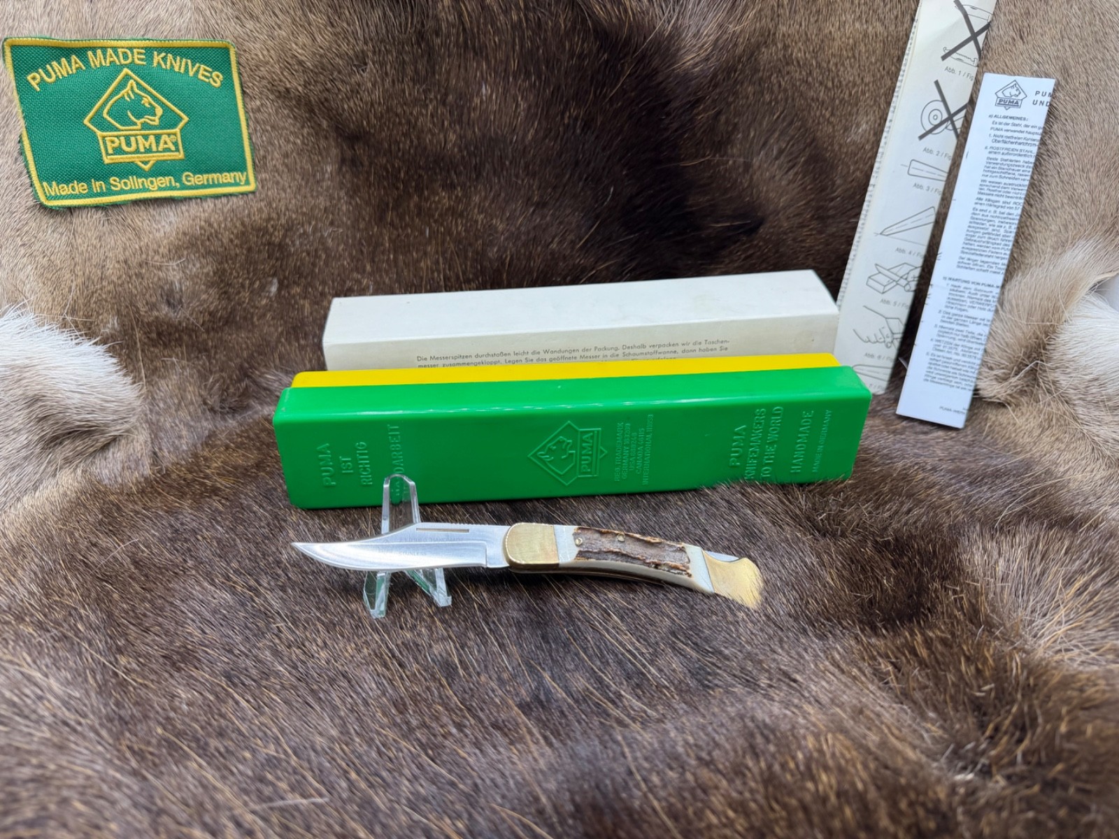 1977 Puma Earl Knife With Genuine Stag Handles Mint in Green / Yellow Box 1977 Puma Earl Knife With Genuine Stag Handles Mint in Green / Yellow Box