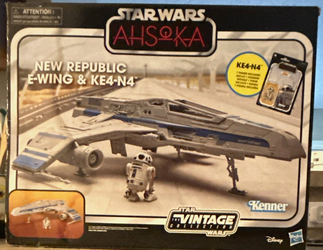 Kenner Star Wars Vintage Collection Ahsoka New Republic E-Wing w/ KE4-N4 Kenner Star Wars Vintage Collection Ahsoka New Republic E-Wing w/ KE4-N4