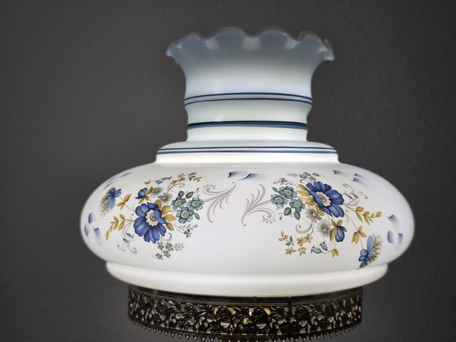 Vintage 10.5" Quoizel Abigail Adams Blue Gone w/ the Wind Floral Hurricane Shade Vintage 10.5" Quoizel Abigail Adams Blue Gone w/ the Wind Floral Hurricane Shade