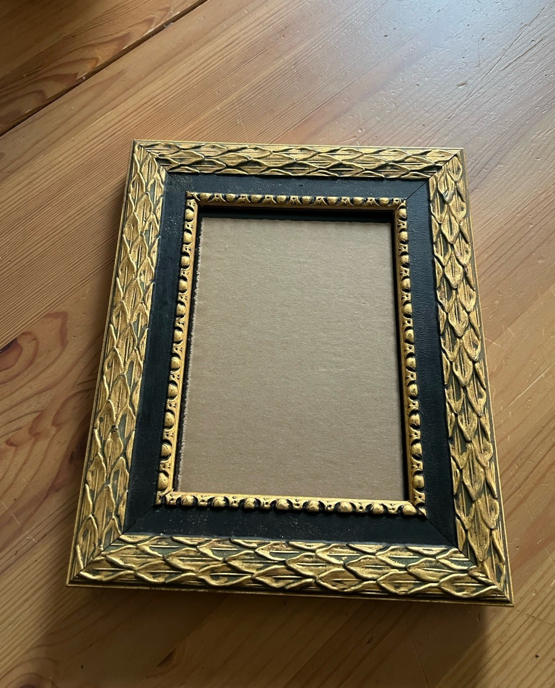 Vintage Burnes Gold Black Picture Frame Hollywood Regency Art Deco 10x8 Frame Vintage Burnes Gold Black Picture Frame Hollywood Regency Art Deco 10x8 Frame