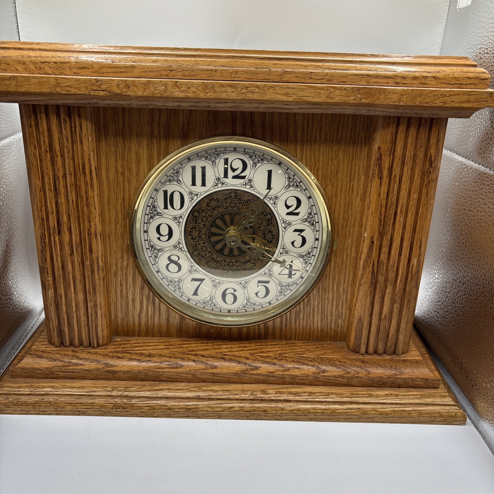 Antique Working Solid Oak Mantel Clock With Fluted Details 10.75Hx15Lx6W