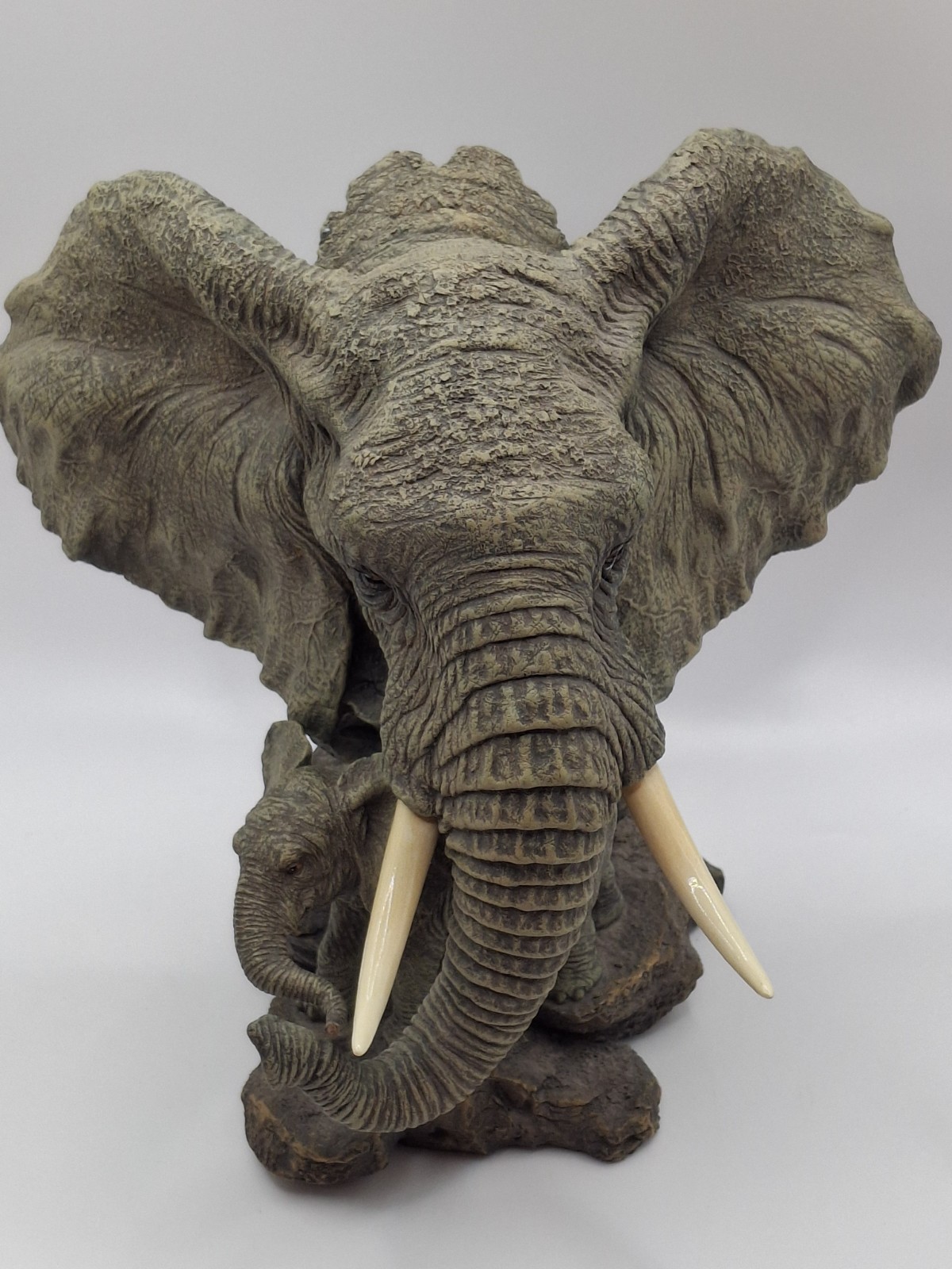 Westland Giftware #5662 Devotion Elephant & Calf Bust 2000 7.5" Resin Westland Giftware #5662 Devotion Elephant & Calf Bust 2000 7.5" Resin