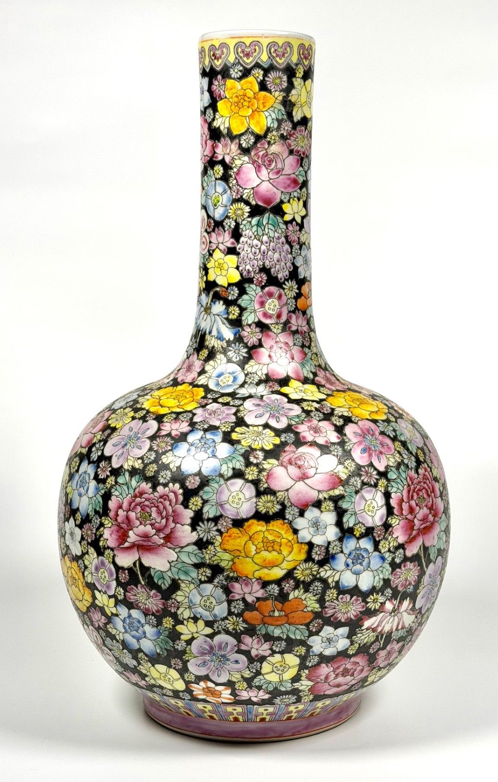 Stunning Large 16-Inch Chinese Thousand Flowers Porcelain Vase (Qianlong Mark) Stunning Large 16-Inch Chinese Thousand Flowers Porcelain Vase (Qianlong Mark)