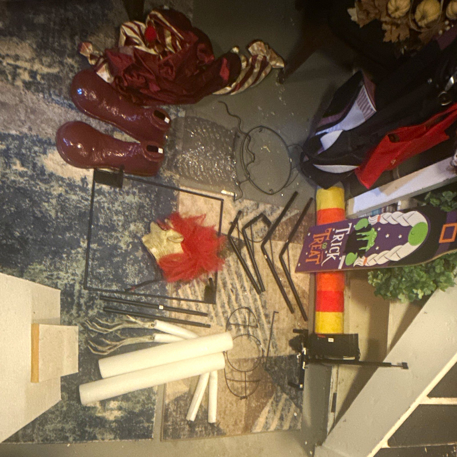 SPIRIT HALLOWEEN CREEPY TOWERING CLOWN *READ DESCRIPTION* FOR PARTS BUT WORKS SPIRIT HALLOWEEN CREEPY TOWERING CLOWN *READ DESCRIPTION* FOR PARTS BUT WORKS