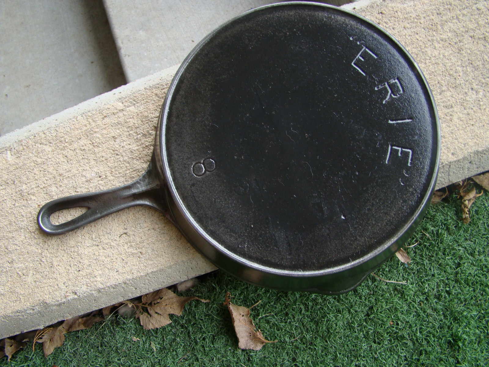 Pre Griswold Erie #8 Second Series Skillet w/ Butterfly Makers Mark Pre Griswold Erie #8 Second Series Skillet w/ Butterfly Makers Mark