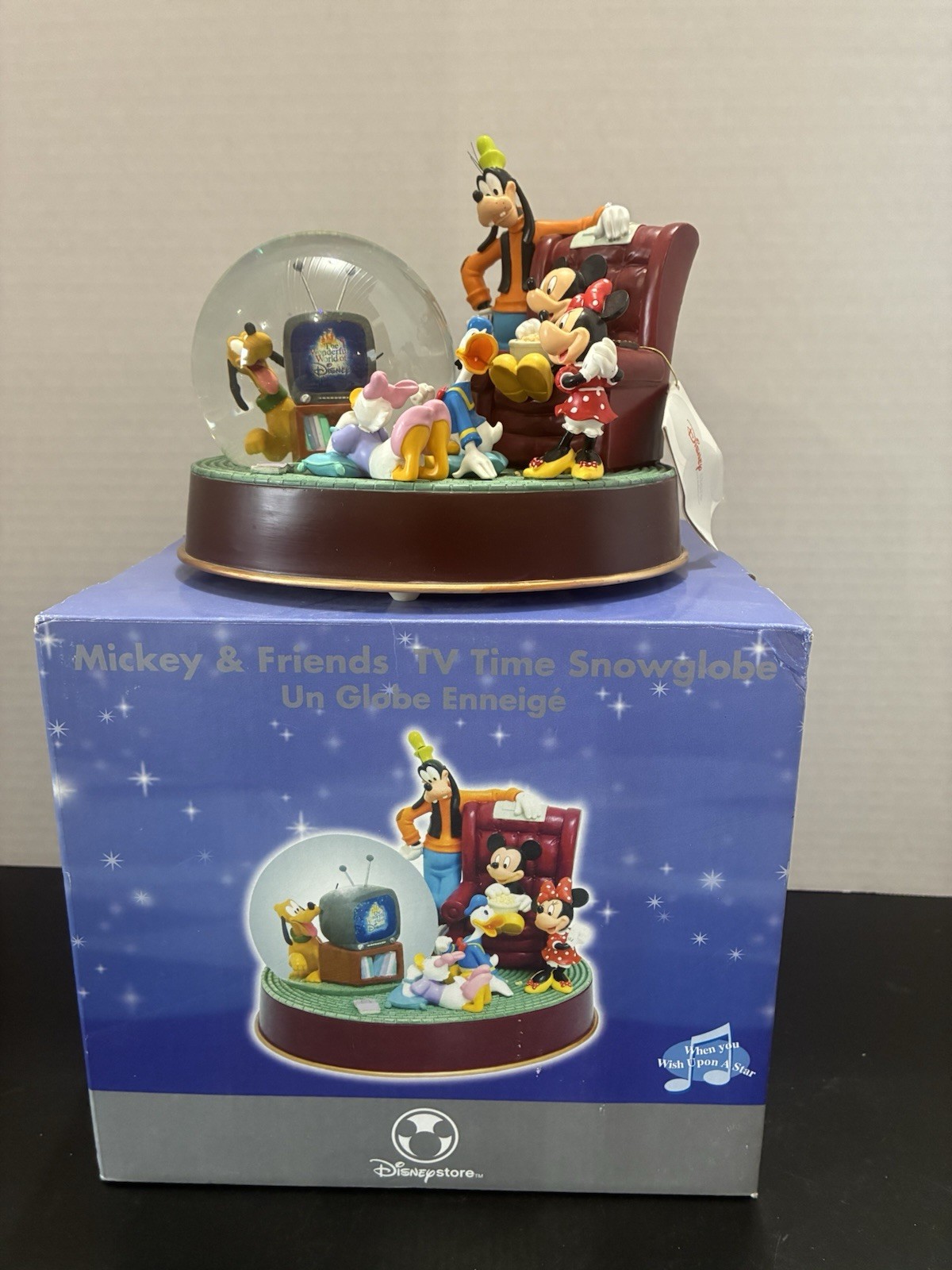 Rare Disney Mickey and Friends TV Time Snow Globe Music Box Works Great Rare Disney Mickey and Friends TV Time Snow Globe Music Box Works Great