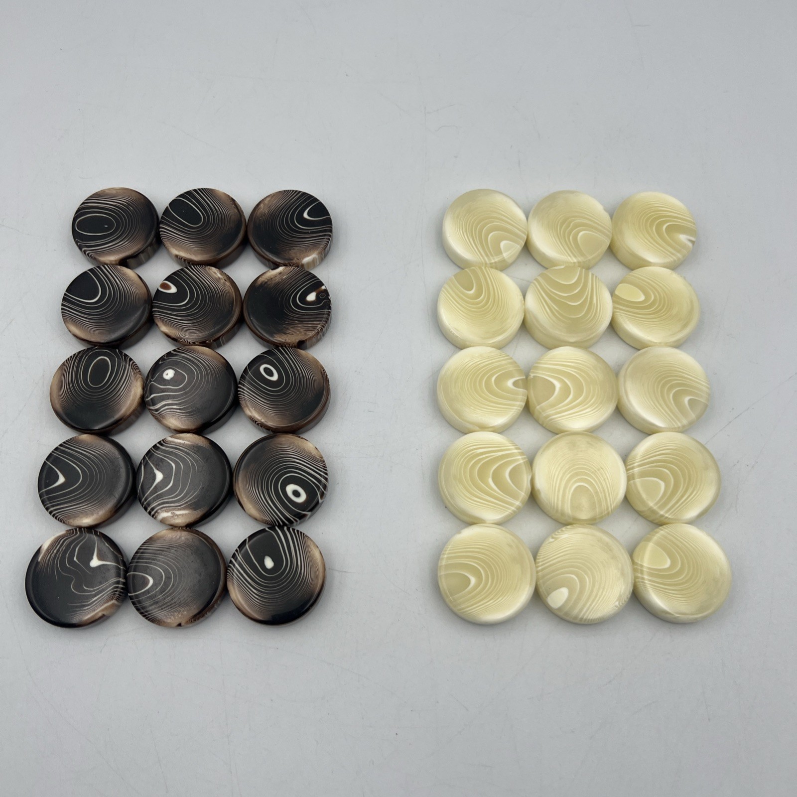 30 VINTAGE CHOCOLATE BROWN & White Translucent SWIRL BACKGAMMON CHIPS 30 VINTAGE CHOCOLATE BROWN & White Translucent SWIRL BACKGAMMON CHIPS