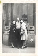 1942 NYC Photograph Adele Sam & Dotty at Murray Hill Bell Telephone Bldg picture
