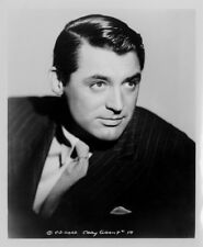 LEGENDARY HOLLYWOOD ACTOR CARY GRANT STUDIO PORTRAIT   8X10 PHOTO picture