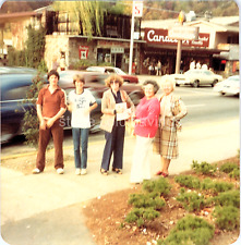 Found Photo - 80s - Teenage Boys & Family Walk Strip In Nashville Or Gatlinburg picture