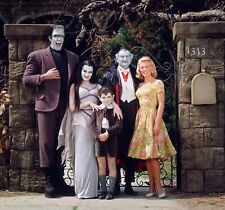 The Munsters 1964 Fred Gwynne Yvonne DeCarlo Al Lewis   8x10 Glossy Photo picture