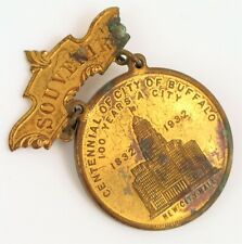 ANTIQUE BUFFALO NEW YORK CENTENNIAL 100 YEARS 1932 SOUVENIR BROOCH CITY HALL NY picture