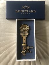 SOLD OUT DISNEYLAND PARIS HOTEL LIMITED EDITION KEY picture