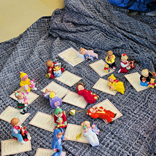 Heirloom Ornaments Ashton-Drake A Very Pooh Christmas Porcelain Set Of 24 w/ COA picture