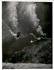 LG52 1955 Original Photo UNDERWATER SKIN DIVERS EXPLORATION WITH AIR HOSE DIVING picture