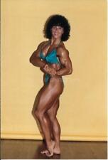  80's 90's FOUND PHOTO Color MUSCLE GIRL Original EN Female Bodybuilder 112-4 C picture