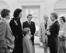 JIMMY CARTER AND JOHNNY CASH AT THE WHITE HOUSE PUBLICITY PHOTO 8X10 picture