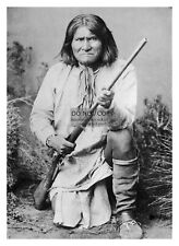 GERONIMO NATIVE AMERICAN CHIEF HOLDING RIFLE 5X7 PHOTO picture
