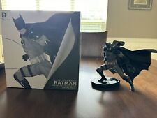 BATMAN BLACK AND WHITE STATUE-IVAN REIS-DC Collectibles-REFURBISHED picture