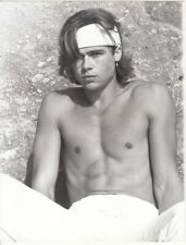 Brad Pitt barechested and sexy w/headband 1988 VINTAGE 7x9 Photo picture