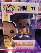 FUNKO POP-  KOBE BRYANT #11 Armband LA Lakers Gold Jersey #24 VAULTED picture