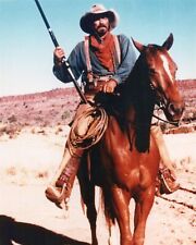 Tom Selleck on horseback with rifle 1990 western Quigley Down Under 8x10 photo picture