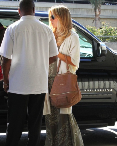 Kate Beckinsale Chevy Suburban Kate Beckinsale Chevy Suburban
